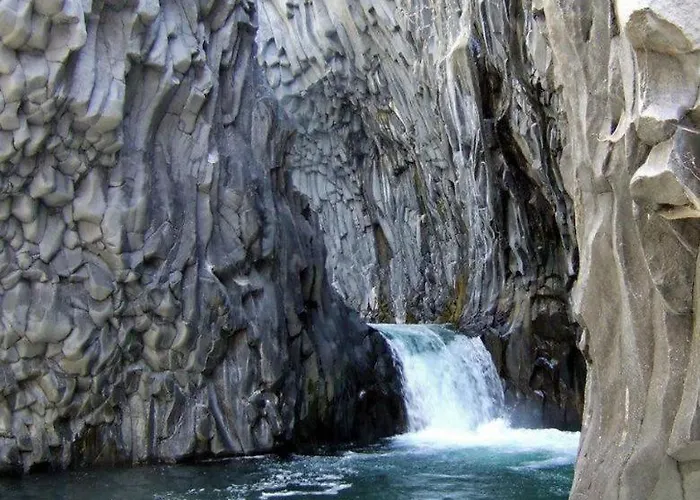 Alcantara 모타카마스트라