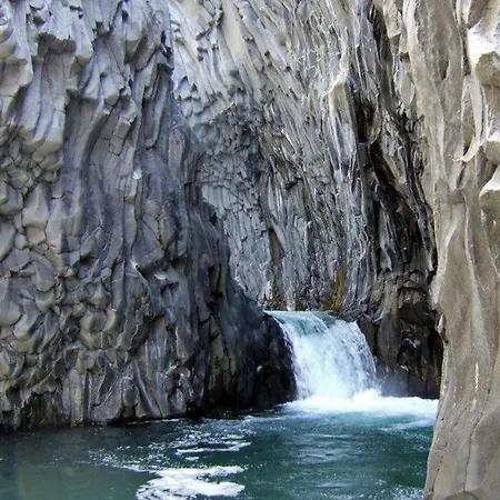 Alcantara Motta Camastra